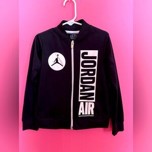 Black & white Jordan zip up🤍🏃